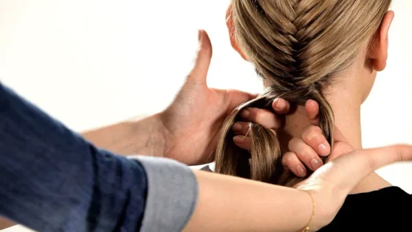 How to Do a Fishtail Braid